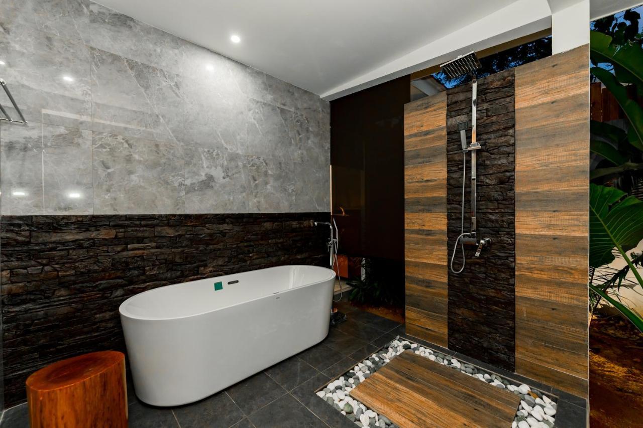 Maneh Villa Langkawi - Private Pool Пантай Ченанг Екстериор снимка
