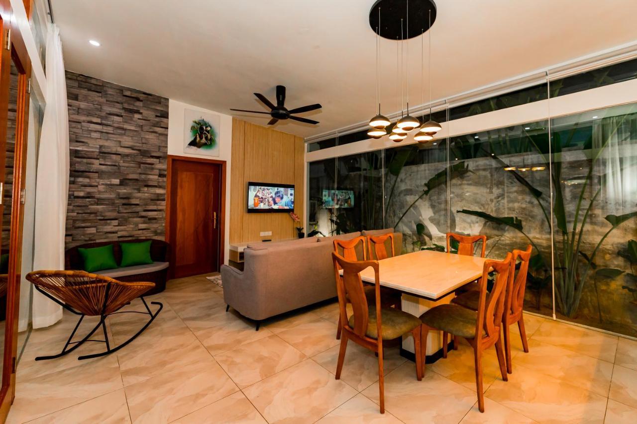 Maneh Villa Langkawi - Private Pool Пантай Ченанг Екстериор снимка