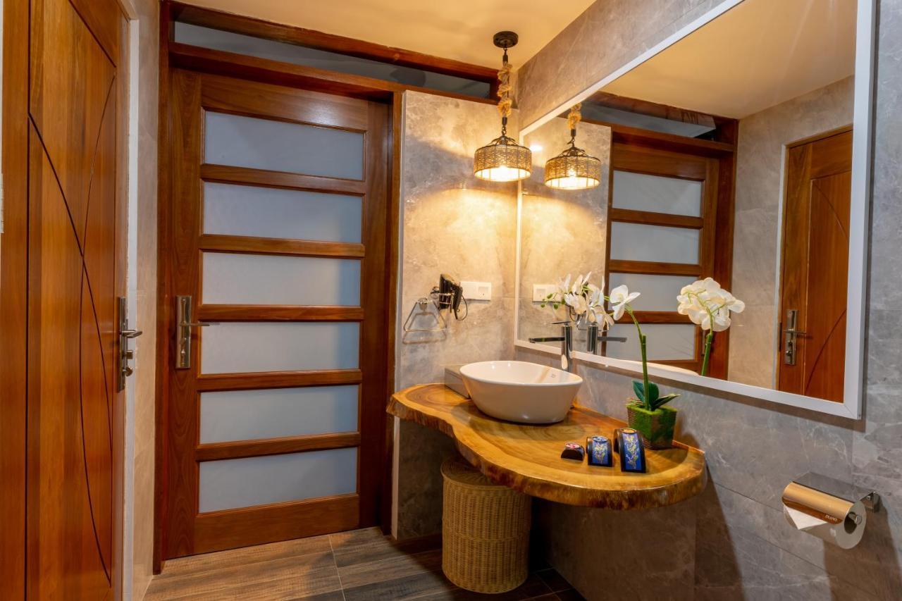 Maneh Villa Langkawi - Private Pool Пантай Ченанг Екстериор снимка