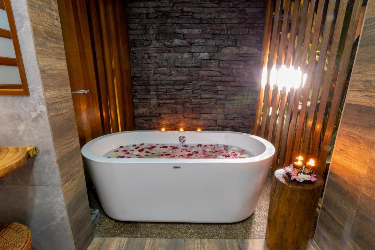Maneh Villa Langkawi - Private Pool Пантай Ченанг Екстериор снимка